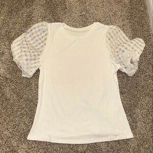 Fitted white blouse